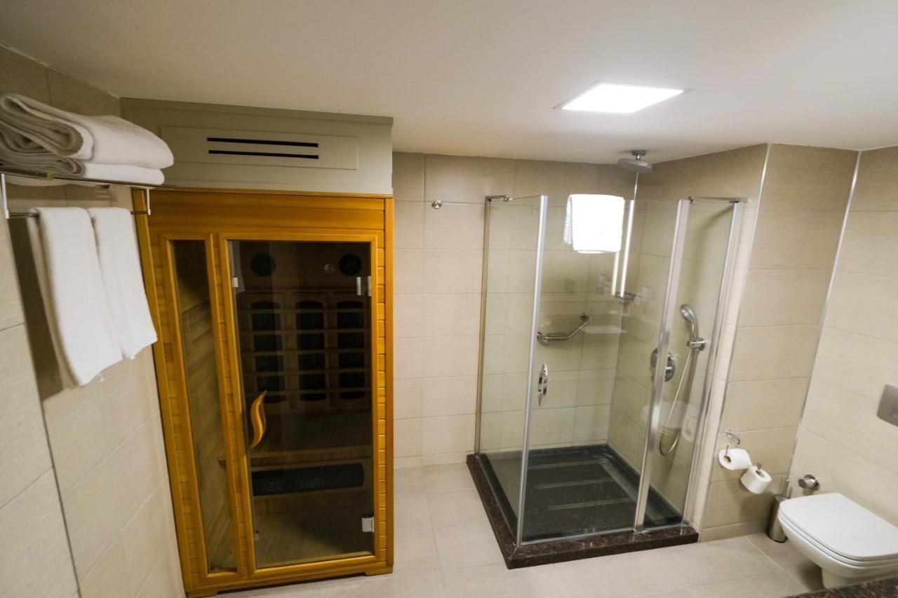 Ramada Plaza By Wyndham 4*