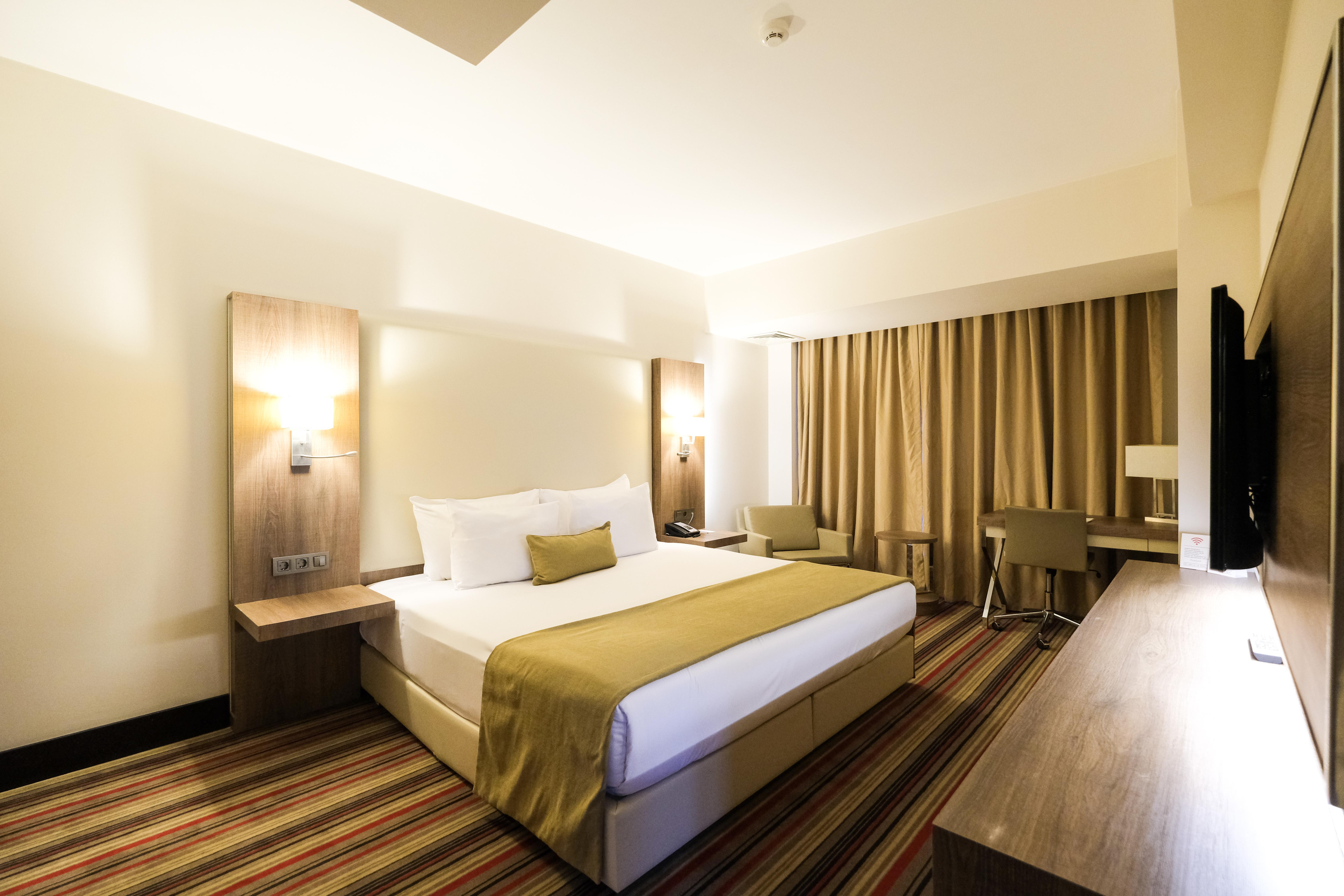 Ramada Plaza By Wyndham Hotel İzmir