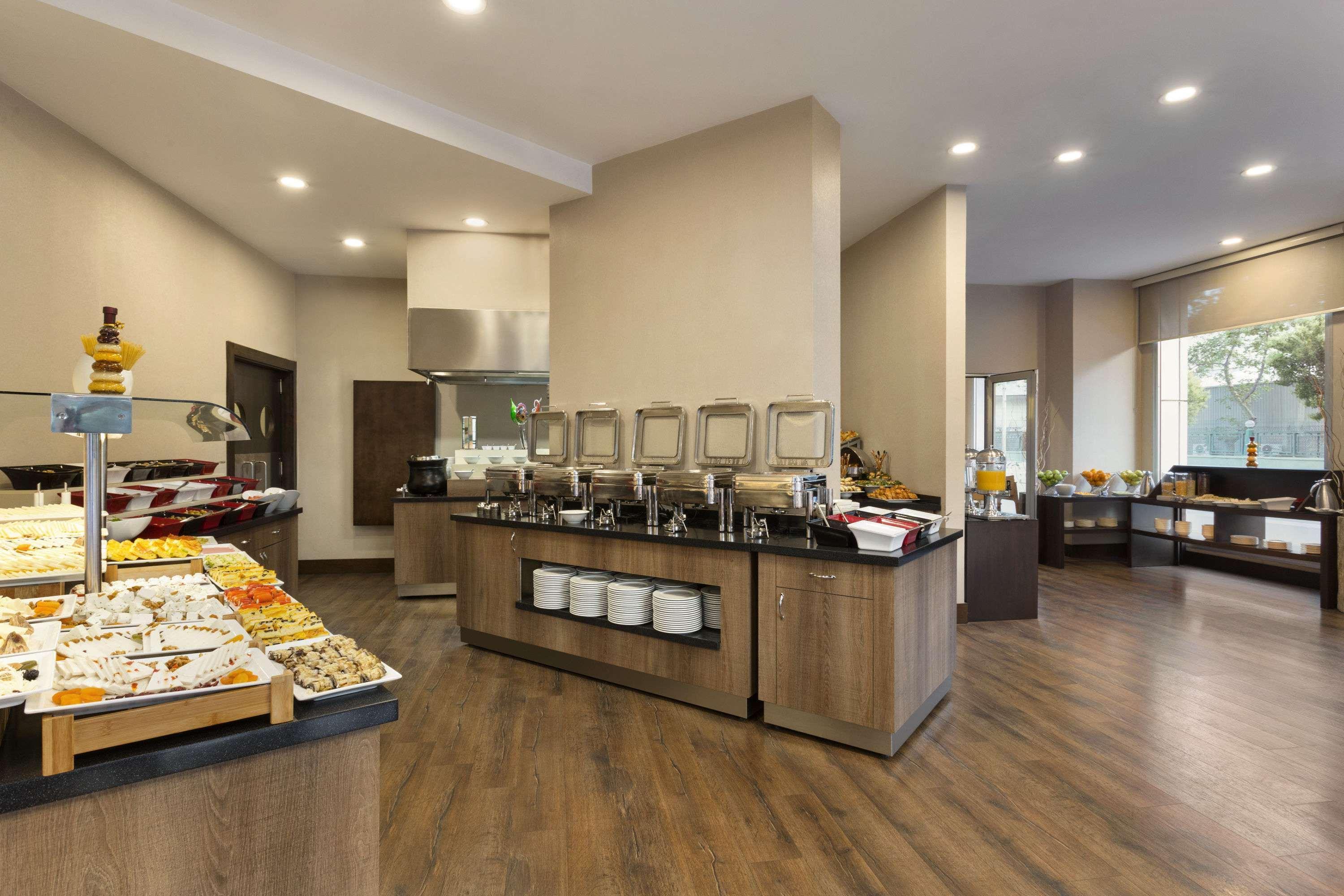 Hotel Ramada Plaza By Wyndham 4*
