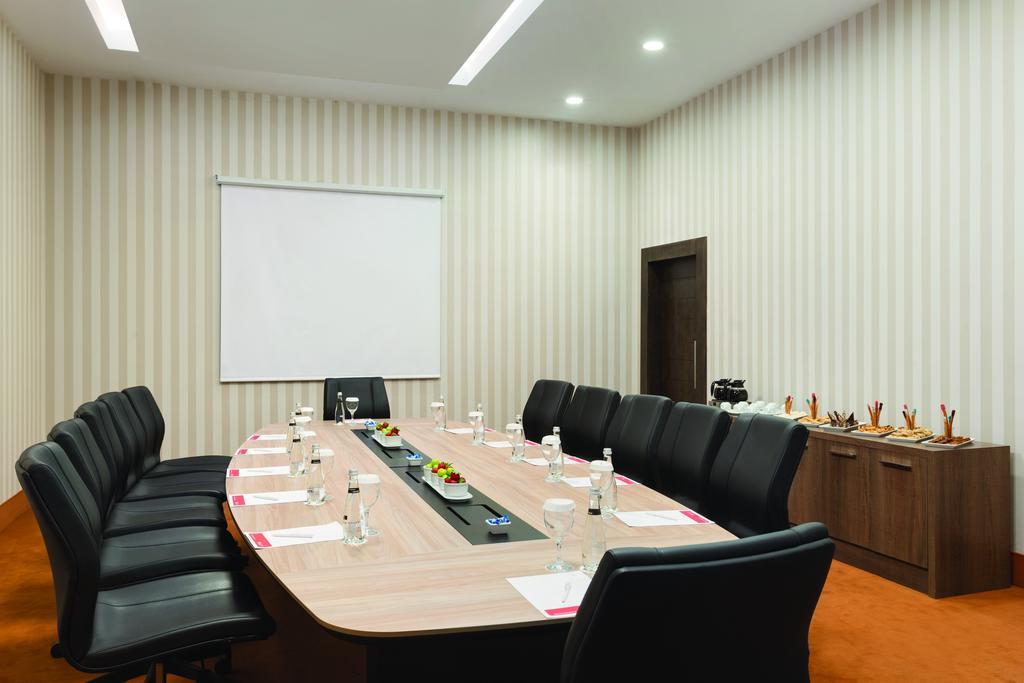 Ramada Plaza By Wyndham 4* İzmir